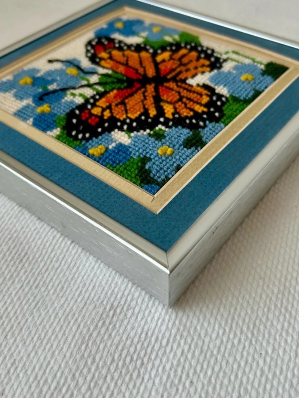 Vintage Needlepoint Butterfly with Blue Flowers Framed Matted 7" x 7" x 1" - Picture 7 of 10